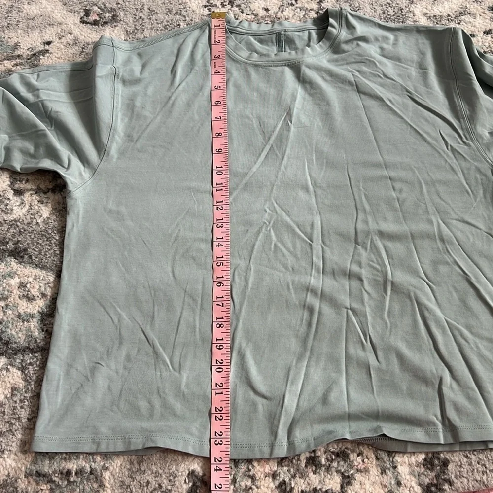 Lululemon LA 3/4 Sleeve Crewneck Shirt